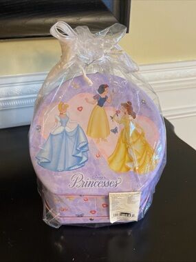 vintage 90s New in Packaging Disney’s Princesses stationary gift tin- see desc